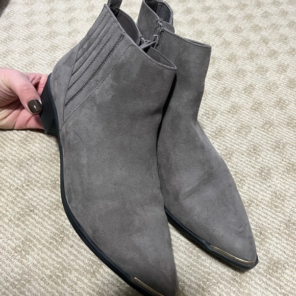 Grey booties - Picture 2 of 2